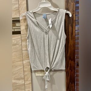 New with tags. Twist tie sleeveless top tank size small